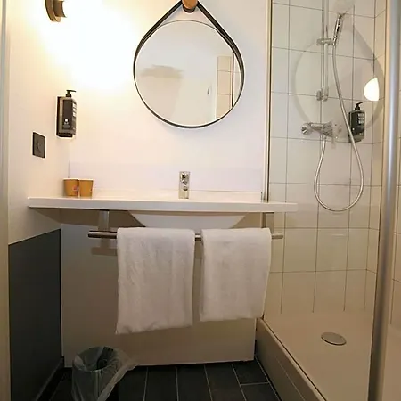 Ibis Hotel 3*